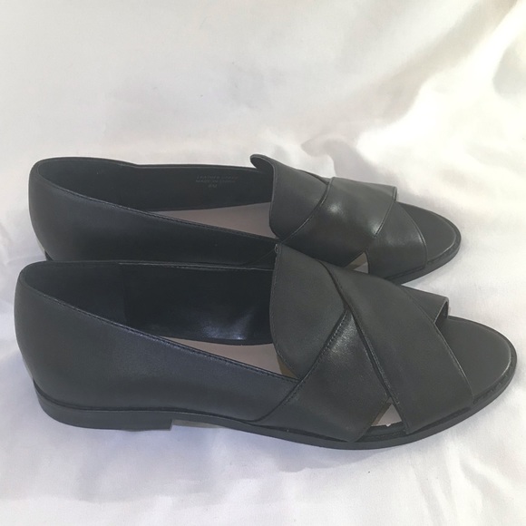 Pure Navy (Saks Fifth Avenue) Peep Toe Criss Cross Strap - Picture 5 of 6